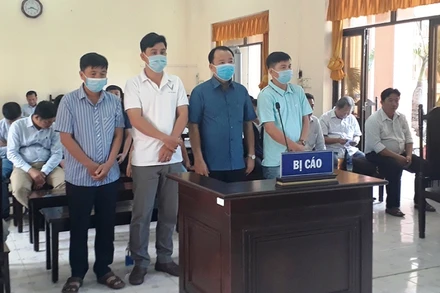 Các bị cáo Lê Thanh Đồng, Châu Văn Mừng, Huỳnh Hoàng Sơn và Đặng Thanh Phong, tại phiên tòa sơ thẩm tháng 11-2020.