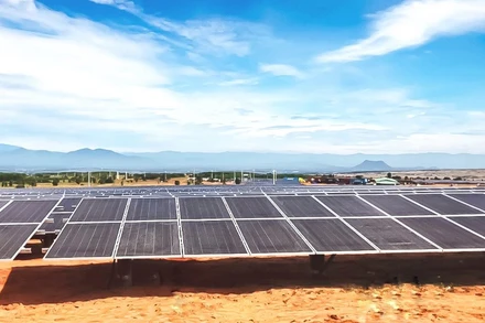 Nhà máy điện mặt trời Hồng Liêm 3 tại xã Hồng Liêm, huyện Hàm Thuận Bắc, tỉnh Bình Thuận.