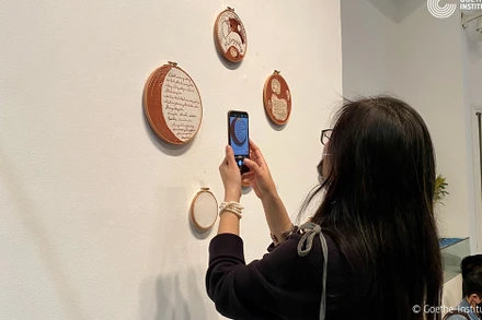 Ra mắt sách và triển lãm "tôi viết (tiếng Việt)" tại Viện Goethe Hà Nội, cùng với địa điểm Tổ chim Xanh. Ảnh: Viện Goethe Hà Nội.