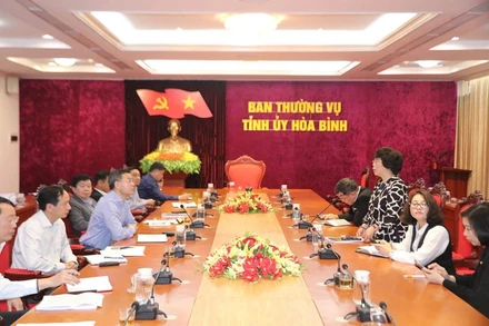 Chủ tịch Công ty TH True Milk Thái Hương phát biểu tại buổi làm việc.