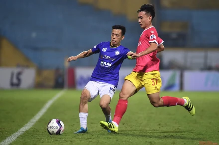 Hồng Lĩnh Hà Tĩnh thủ hòa Hà Nội FC.