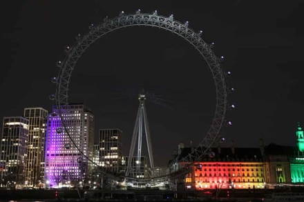  London Eye tắt đèn trong Giờ Trái đất vào tối thứ Bảy, 27-3 để thể hiện sự ủng hộ đối với môi trường. Ảnh: Yui Mok / PA.