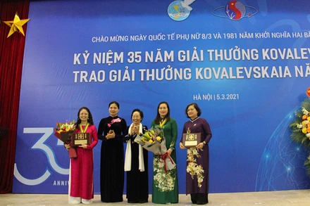 Các cá nhân, tập thể được trao Giải thưởng Kovalevskaia năm 2020. 