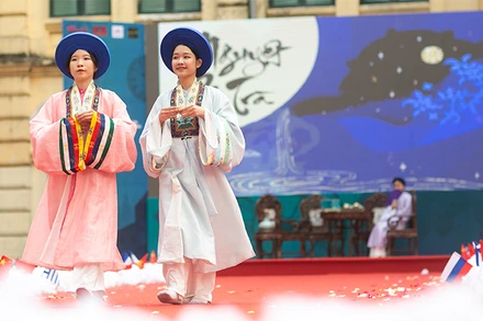 Một tiết mục tại "Khi tôi 18, Thời 2021" (Ảnh: Ban tổ chức).