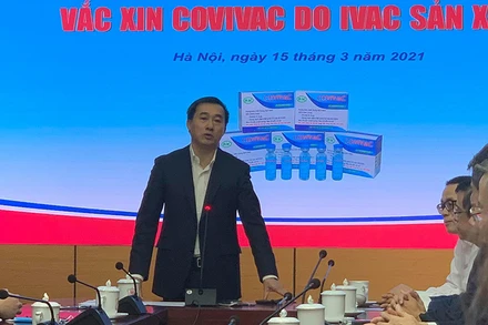 Thứ trưởng Y tế Trần Văn Thuấn phát biểu tại buổi lễ khởi động tiêm thử nghiệm.