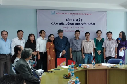 Các thành viên Hội đồng thơ nhiệm kỳ 2020-2025 ra mắt sáng 19-3.