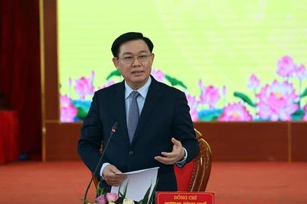 Đồng chí Vương Đình Huệ, Ủy viên Bộ Chính trị, Bí thư Thành ủy phát biểu ý kiến tại buổi làm việc. Ảnh: DUY LINH