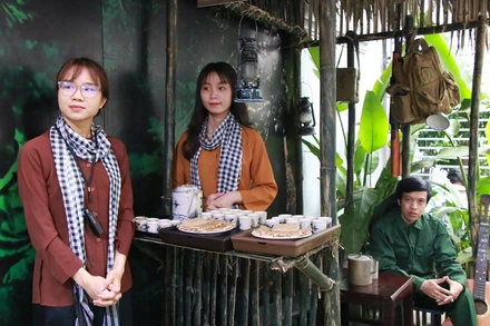 Trưng bày tái hiện khung cảnh một trạm giao liên xưa.