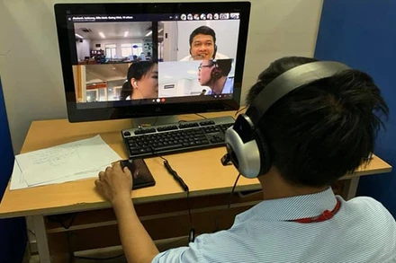 Hoạt động tại phiên giao dịch việc làm trực tuyến năm 2020 (Ảnh: HCES)