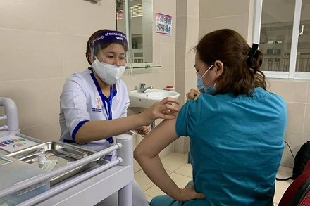 GS, TS Đặng Đức Anh: Chưa có trường hợp đông máu sau tiêm vaccine AstraZeneca