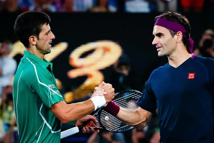 Djokovic vượt qua các đàn anh huyền thoại, để lập kỷ lục về số tuần đứng số một thế giới. 