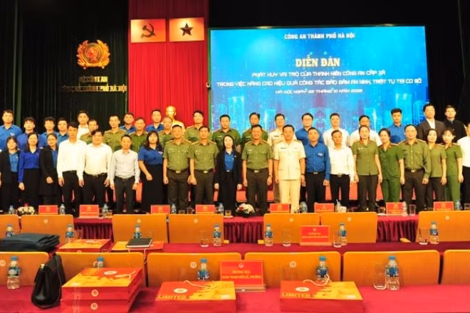 Các đại biểu tham dự diễn đàn.