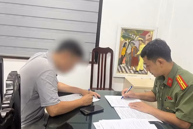 Đối tượng tại cơ quan Công an.