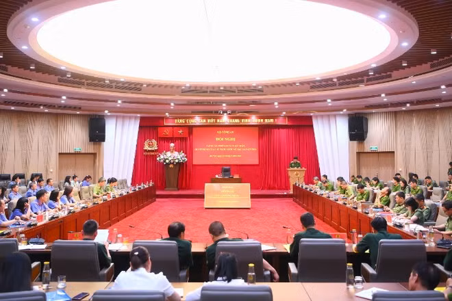 Toàn cảnh hội nghị.