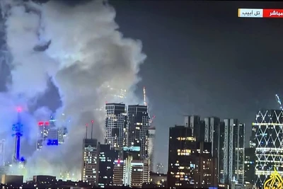 Tên lửa Iran đánh trúng một mục tiêu ở Tel Aviv, Israel. (Ảnh: X)