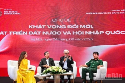 Các khách mời tham dự Tọa đàm. (Ảnh: THÀNH ĐẠT)