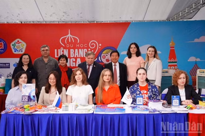 Đại diện các trường đại học Nga tham gia Ngày hội tư vấn tuyển sinh-hướng nghiệp năm 2026.