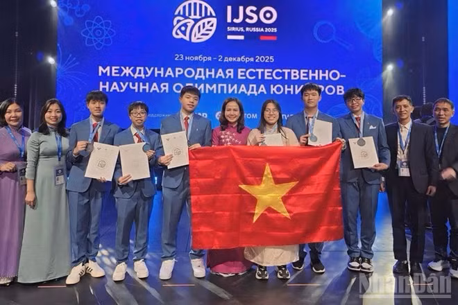 Đội tuyển học sinh Việt Nam tham dự IJSO-2025.