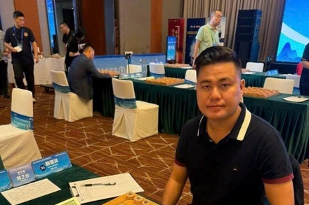 Kỳ thủ Lại Lý Huynh.