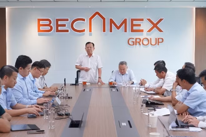 Ông Nguyễn Văn Hùng, Chủ tịch HĐQT Tập đoàn Becamex chia sẻ về sự phối hợp chặt chẽ và đồng hành cùng ngành điện đối với Tập đoàn. (Ảnh: EVNHCMC)