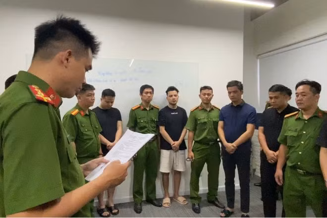 Các bị can tại cơ quan chức năng. (Ảnh: Công an cung cấp)