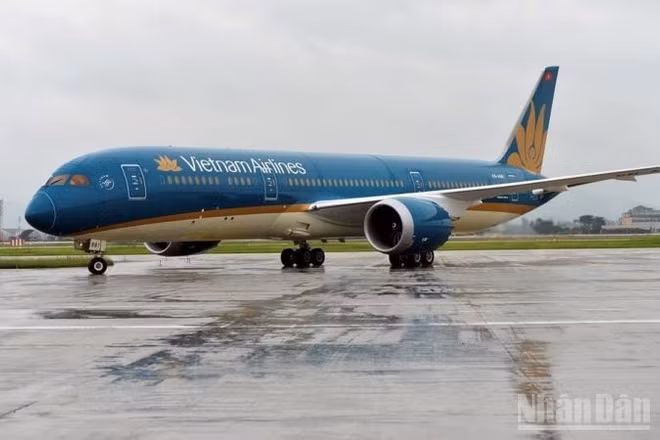 Vietnam Airlines điều chỉnh kế hoạch khai thác nhằm bảo đảm an toàn tuyệt đối cho hành khách và phi hành đoàn trước ảnh hưởng của bão Ba Vì. (Ảnh minh họa)