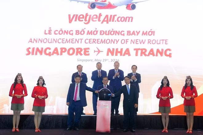 Trước sự chứng kiến của Tổng Bí thư, Chủ tịch nước Tô Lâm cùng lãnh đạo cấp cao Việt Nam và Singapore, Vietjet chính thức công bố đường bay thẳng kết nối Nha Trang với Singapore.