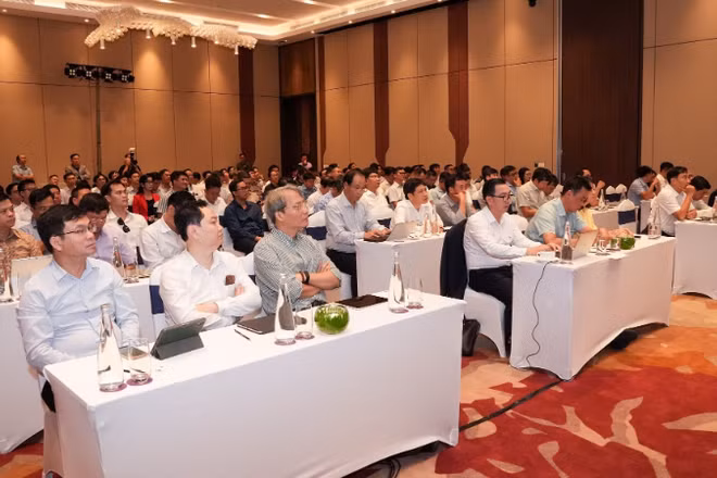 Toàn cảnh hội nghị.