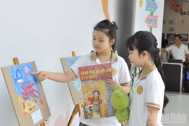 Lễ phát động cuộc thi vẽ tranh tại Trường tiểu học Văn Chương.
