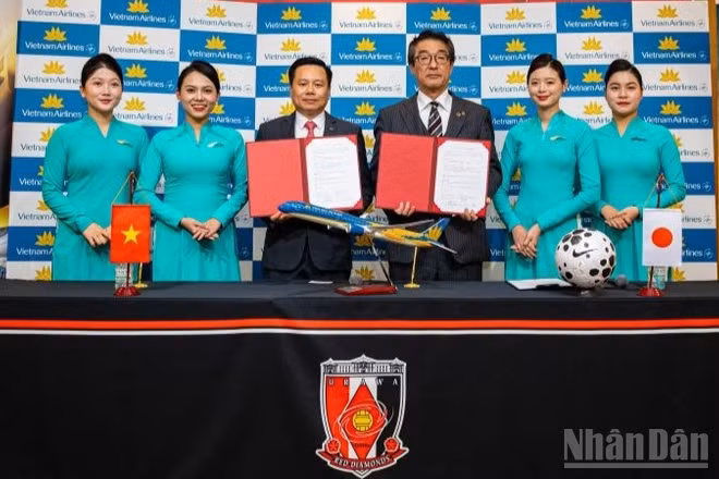 Vietnam Airlines và Câu lạc bộ Bóng đá Urawa Red Diamonds (Urawa Reds) chính thức ký thỏa thuận hợp tác giai đoạn 2026-2028.