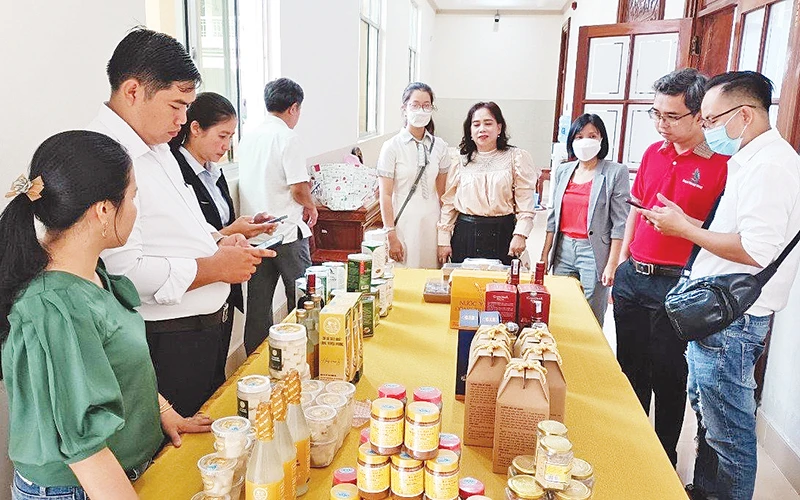 Đánh giá, xếp loại sản phẩm OCOP trên địa bàn tỉnh Tiền Giang.