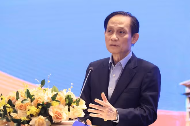 Đồng chí Lê Hoài Trung, Ủy viên Bộ Chính trị, Bộ trưởng Ngoại giao phát biểu. (Ảnh: An Đăng-TTXVN)