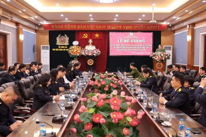 Quang cảnh Lễ bế giảng.