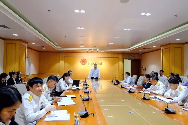 Cục trưởng Mai Xuân Thành yêu cầu toàn ngành thuế cần tiếp tục nâng cao tinh thần phục vụ, lấy sự hài lòng của người nộp thuế, đặc biệt là người lao động làm trung tâm để phục vụ.