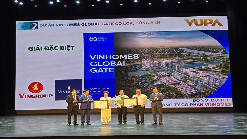 Các tác giả đạt giải Đặc biệt VUPA lần thứ IV.