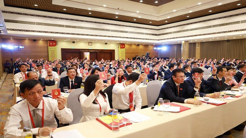 Các đại biểu tham gia biểu quyết tại Đại hội. (Ảnh: Thu Huyền) anh-dai-hoi-vicem-1.jpg