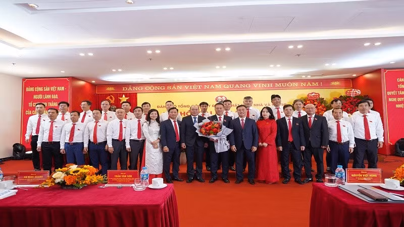 Ra mắt Ban Chấp hành Đảng bộ HUD khóa VI. (Ảnh: HỢP PHÚC)