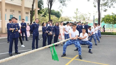 Thi kéo co tạo không khí năm mới phấn khởi, đoàn kết, vui tươi cho cán bộ, chiến sĩ.