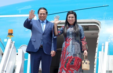 Thủ tướng Phạm Minh Chính và Phu nhân kết thúc chuyến thăm chính thức Malaysia và tham dự Hội nghị Cấp cao ASEAN lần thứ 46. (Ảnh: Dương Giang/TTXVN)