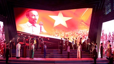 Trong ngày 2/9, Thành phố Hồ Chí Minh có nhiều hoạt động văn hóa ý nghĩa, sôi nổi kỷ niệm 79 năm Ngày Cách mạng Tháng Tám thành công (19/8/1945-9/8/2024) và Quốc khánh nước Cộng hòa xã hội chủ nghĩa Việt Nam (2/9/1945-2/9/2024).