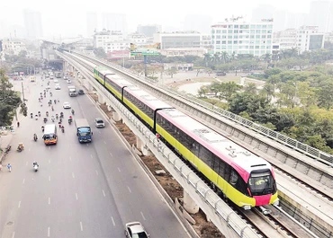 Năm 2024, thành phố Hà Nội đã hoàn thành và đưa đoạn trên cao tuyến đường sắt đô thị Nhổn-Ga Hà Nội vào vận hành. (Ảnh ĐĂNG ANH)