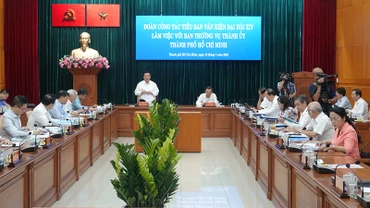 Toàn cảnh buổi làm việc.