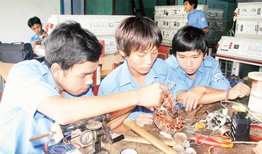 Đào tạo nghề cho lao động tại Trường cao đẳng Nghề Thừa Thiên Huế.
