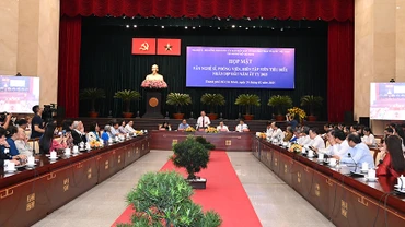 Quang cảnh chương trình họp mặt. (Ảnh: Quốc Thanh)