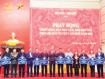 Lễ phát động triển khai xóa nhà tạm, nhà dột nát trên địa bàn huyện Cẩm Khê năm 2025.