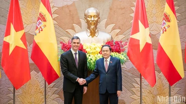 Chủ tịch Quốc hội Trần Thanh Mẫn hội kiến Thủ tướng Tây Ban Nha Pedro Sanchez.