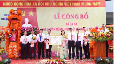 Trao Bằng công nhận đạt chuẩn nông thôn mới nâng cao năm 2022 cho Đảng bộ, chính quyền và nhân dân xã Cà Ná.