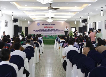 Toàn cảnh hội nghị tập huấn cho đội ngũ nhà báo, phóng viên, biên tập viên chuyên trách bảo hiểm xã hội, bảo hiểm y tế. 