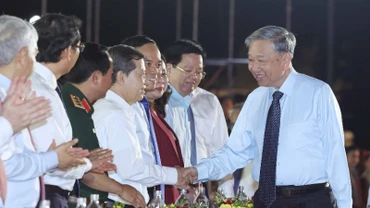 Tổng Bí thư Tô Lâm với các đại biểu. (Ảnh: THỐNG NHẤT/TTXVN)