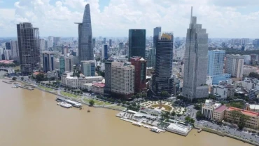 40 năm đổi mới, Thành phố Hồ Chí Minh khẳng định sức mạnh của một đầu tàu kinh tế, lớn mạnh cả về quy mô, năng suất lao động, thu hút đầu tư nước ngoài và đóng góp quan trọng vào ngân sách quốc gia. (Ảnh: THẾ ANH)